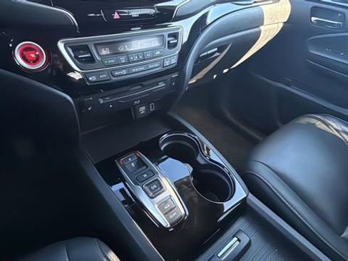 Used 2020 Honda Pilot Touring image 14
