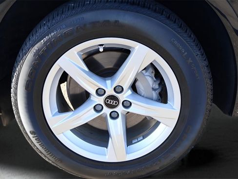 Used 2023 Audi Q5 2.0T Premium w/ Convenience Package image 9