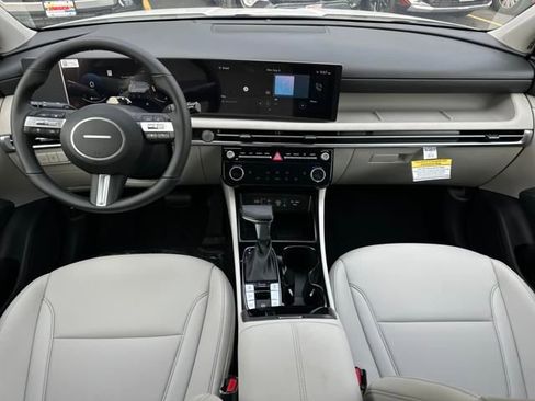 New 2025 Hyundai Tucson SEL image 16
