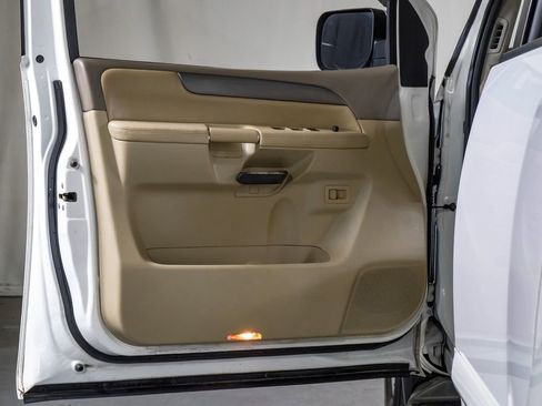 Used 2012 Nissan Armada SV RWD image 31