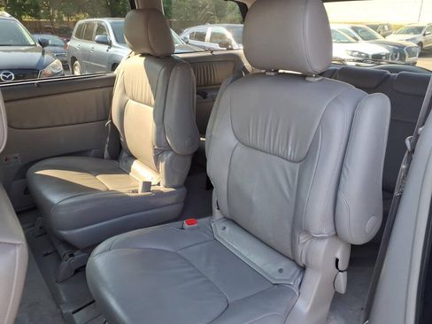 Used 2008 Toyota Sienna XLE FWD image 18