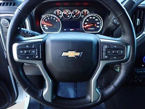Used 2022 Chevrolet Silverado 1500 LT w/ Convenience Package II image 12