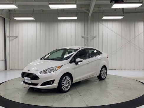 Used 2016 Ford Fiesta Titanium FWD image 4