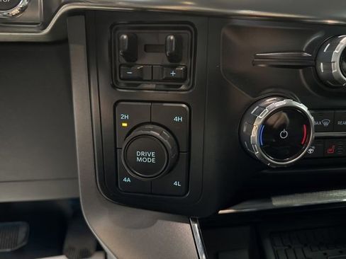 Used 2023 Ford F150 Lariat w/ Trailer Tow Package image 34