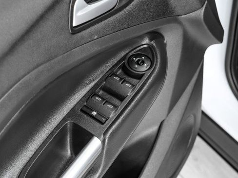 Used 2018 Ford Escape SE w/ SE Sync 3 Package AWD/4WD image 40