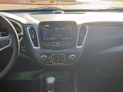 Used 2022 Chevrolet Malibu LT image 14