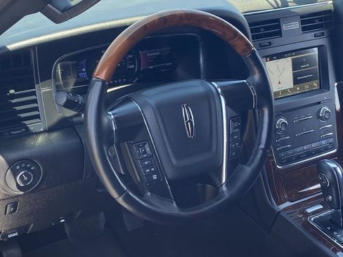 Used 2016 Lincoln Navigator Select AWD/4WD image 23