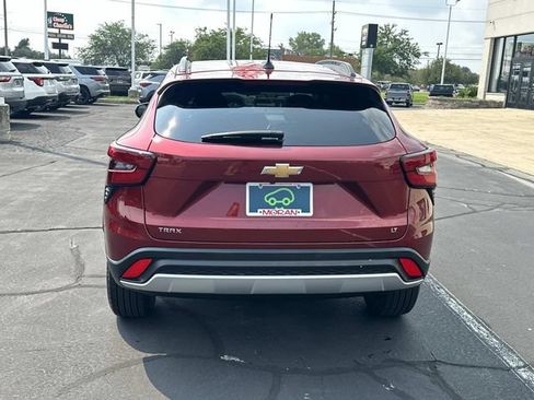 Certified 2024 Chevrolet Trax LT w/ Driver Confidence Package FWD image 6
