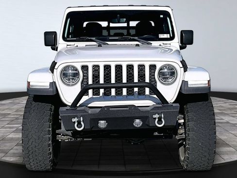 Certified 2020 Jeep Gladiator Overland AWD/4WD image 28