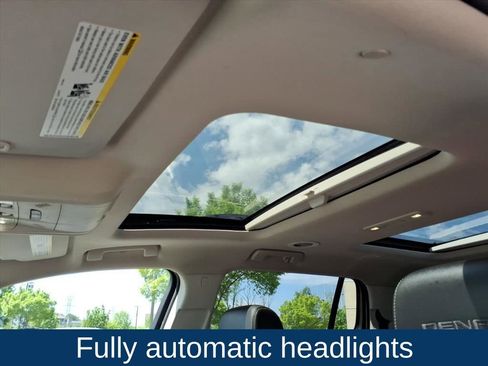Certified 2022 GMC Acadia Denali w/ Denali Ultimate Package AWD/4WD image 22