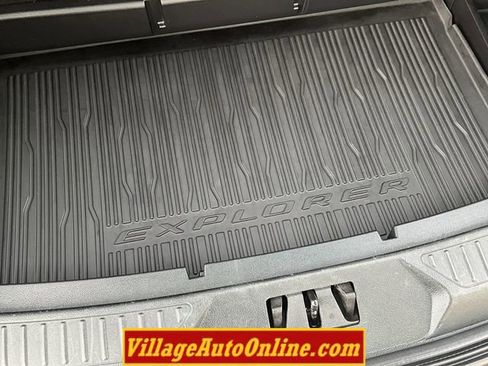 Used 2020 Ford Explorer XLT w/ Comfort Package image 39