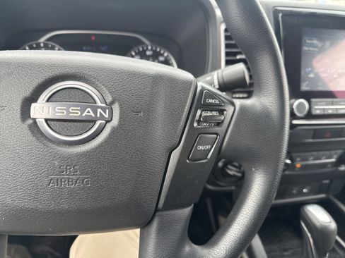 Used 2022 Nissan Frontier SV image 19