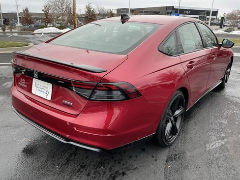 Used 2025 Honda Accord Sport image 3