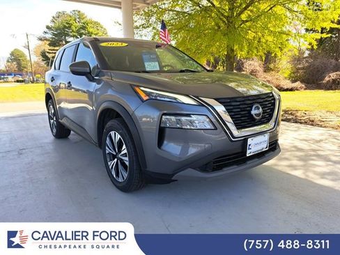 Used 2023 Nissan Rogue SV image 1
