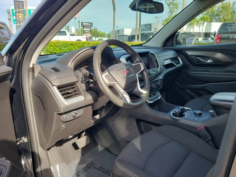 Used 2023 GMC Terrain SLE w/ Driver Convenience Package FWD image 9