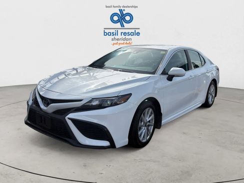 Used 2024 Toyota Camry SE FWD image 2