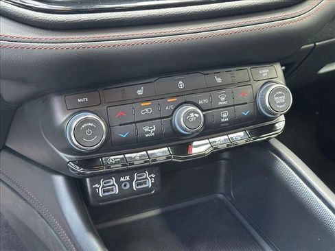 Used 2023 Dodge Durango GT image 15