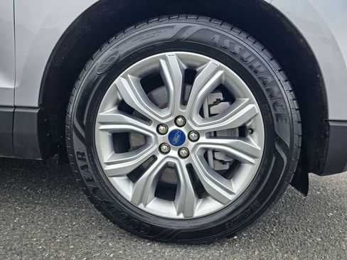 Used 2022 Ford Edge Titanium AWD/4WD image 9