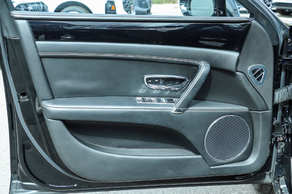 Used 2018 Bentley Flying Spur V8 AWD/4WD image 32