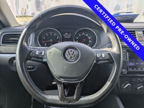 Used 2017 Volkswagen Jetta SE FWD image 25