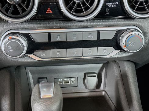 Used 2025 Nissan Sentra SV FWD image 22