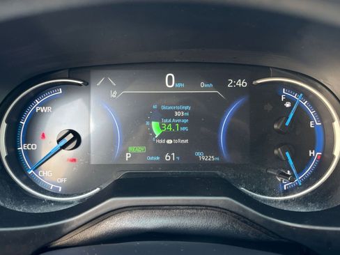 Used 2025 Toyota RAV4 LE image 40