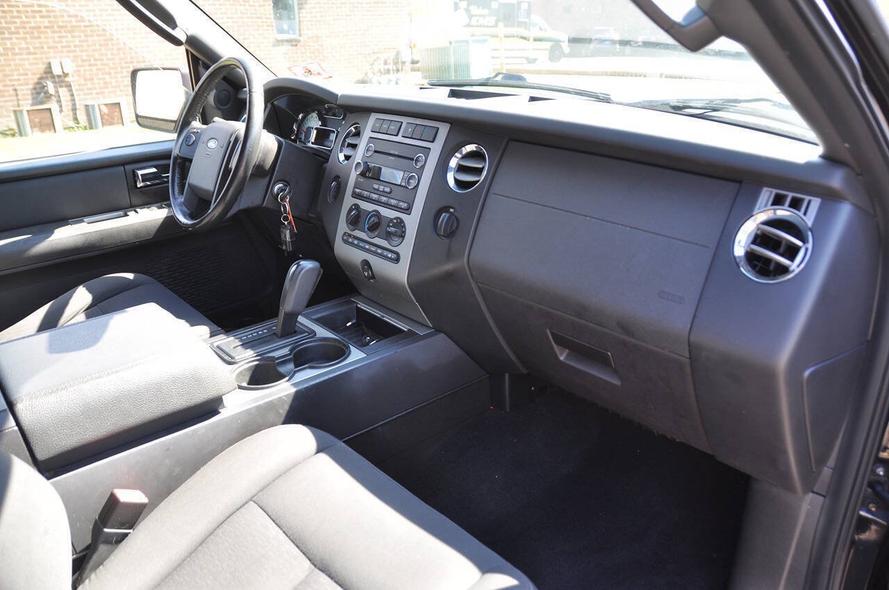 Used 2009 Ford Expedition XLT AWD/4WD image 26