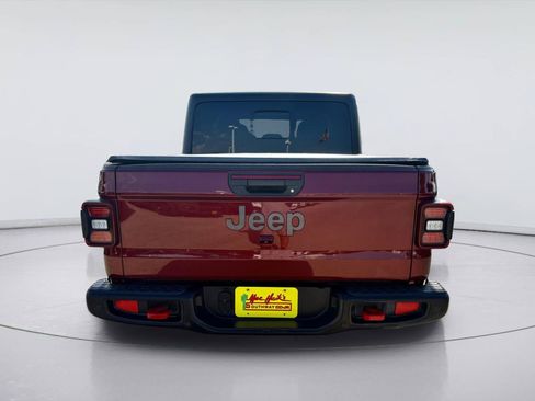 Used 2021 Jeep Gladiator Rubicon AWD/4WD image 3