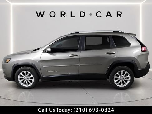 Used 2021 Jeep Cherokee Latitude image 4