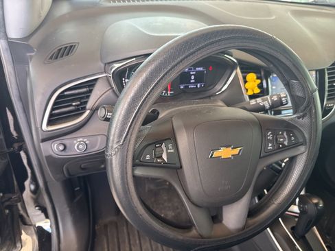 Used 2020 Chevrolet Trax LS w/ Tint and Cruise Package FWD image 7