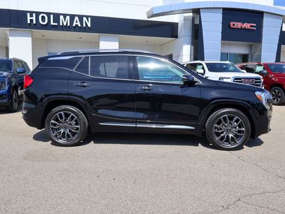 Used 2024 GMC Terrain Denali w/ Black Diamond Edition