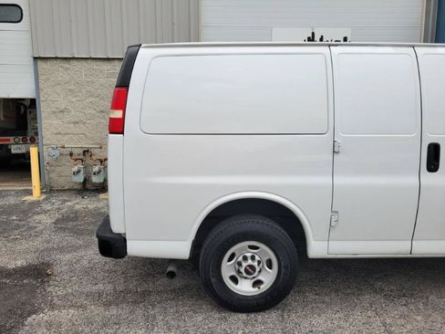 Used 2009 GMC Savana 3500 RWD image 21