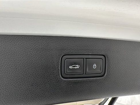 Used 2025 Genesis GV80 2.5T Standard image 16