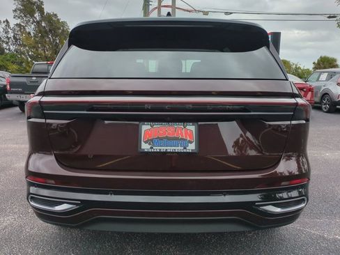 Used 2025 Lincoln Nautilus Reserve image 5