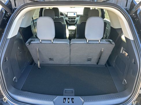 New 2026 Ford Explorer Active w/ Active Comfort Package image 9