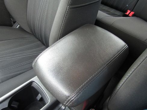 Used 2017 Ford Focus SE FWD image 21