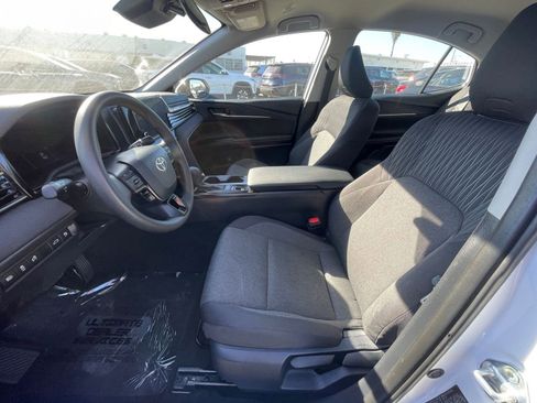 Used 2025 Toyota Camry LE image 27