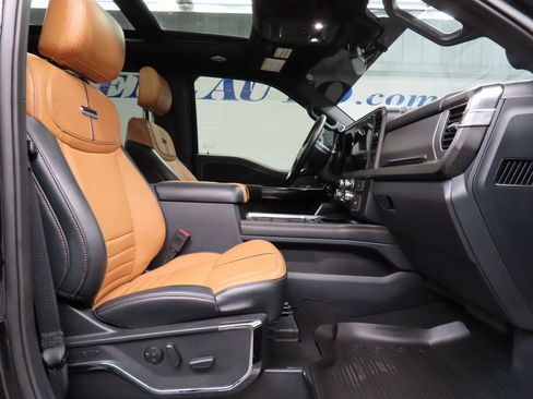 Used 2024 Ford F250 Platinum image 37