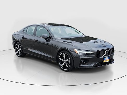 Used 2024 Volvo S60 B5 Core AWD/4WD image 3