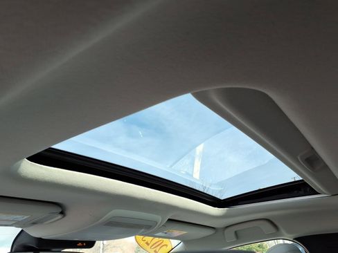 Used 2025 MAZDA CX-30 AWD 2.5 S w/ Premium Package image 5