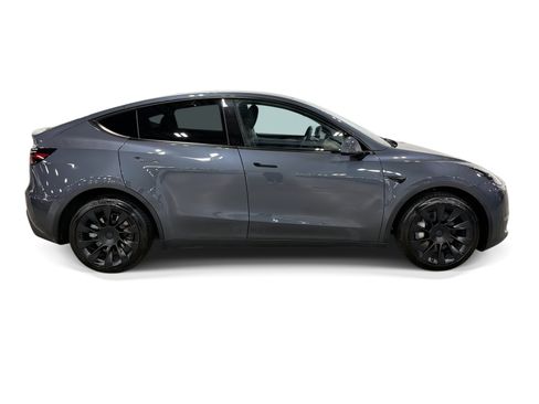 Certified 2023 Tesla Model Y Long Range AWD/4WD image 7