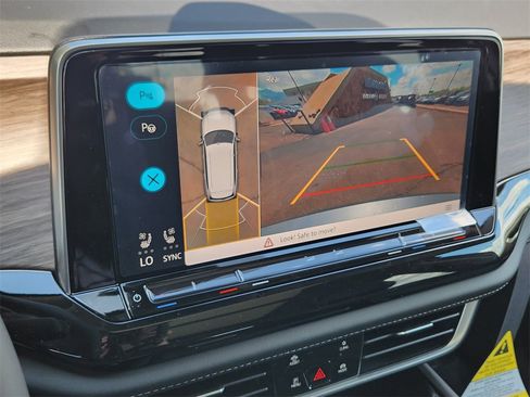 New 2025 Volkswagen Atlas SEL Premium R-Line image 12