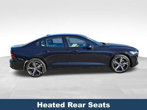 Used 2024 Volvo S60 B5 Core image 9