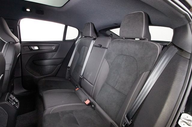Used 2024 Volvo C40 P8 Recharge Plus w/ Climate Package AWD/4WD image 19