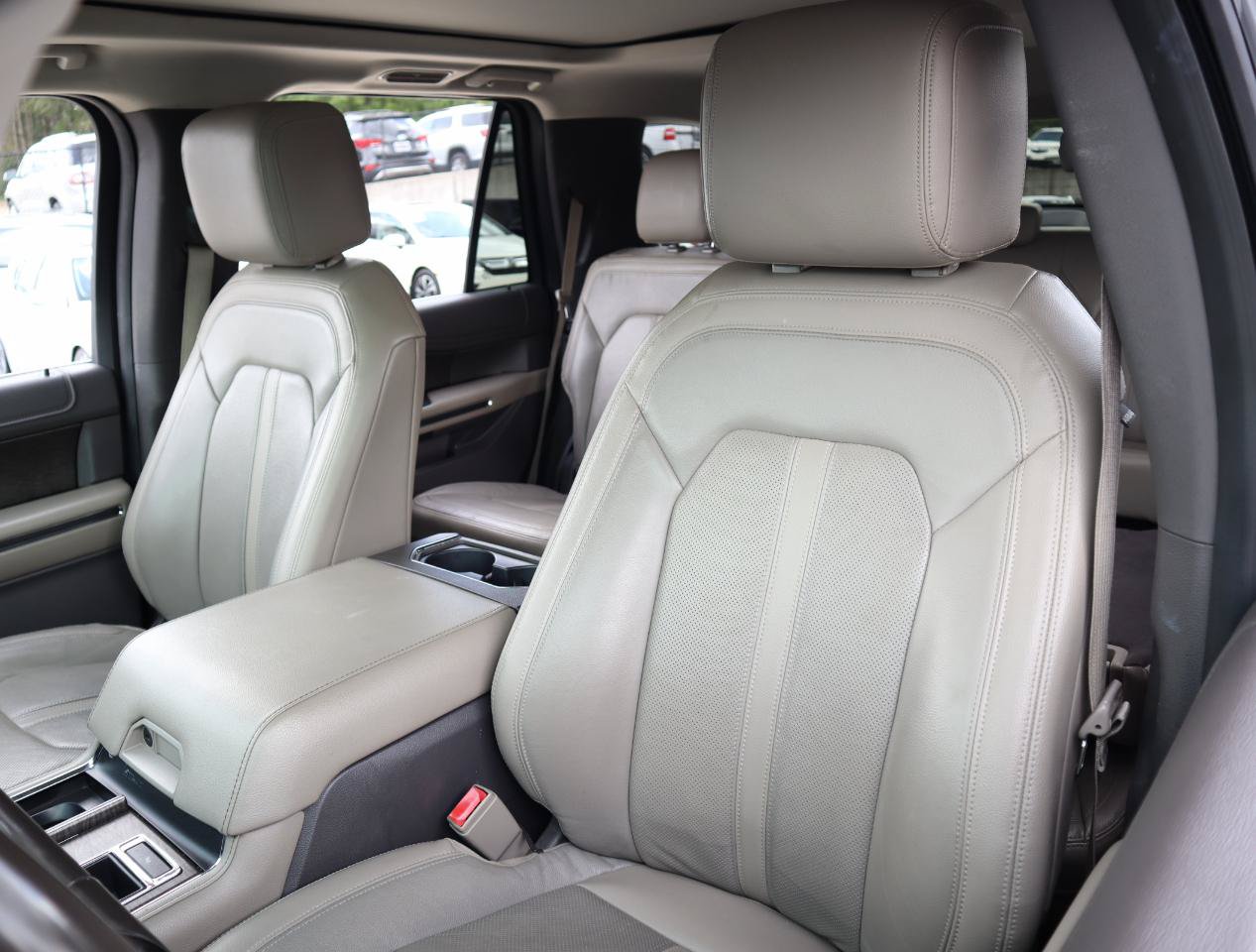 Used 2018 Ford Expedition Limited w/ Equipment Group 301A RWD image 20