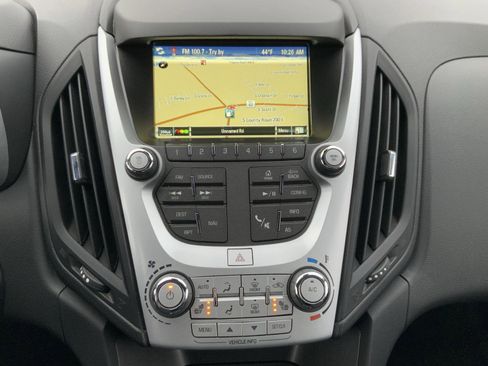 Used 2017 Chevrolet Equinox LT w/ Convenience Package image 32