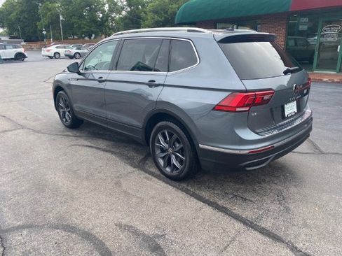 Used 2022 Volkswagen Tiguan SE FWD image 6
