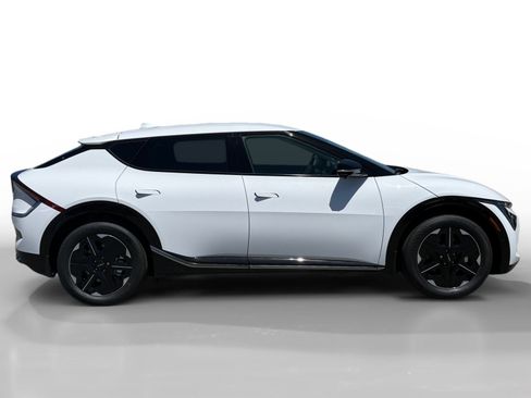 New 2026 Kia EV6 Wind RWD image 6