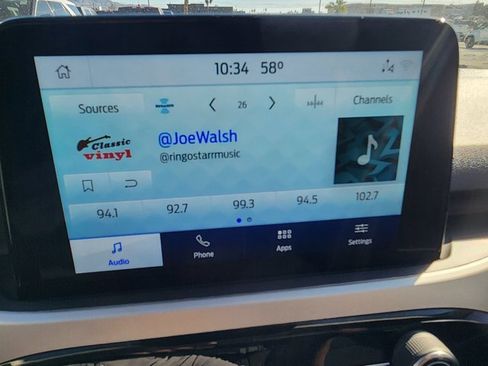 Used 2022 Ford Escape SE w/ SE Sport Appearance Package image 19