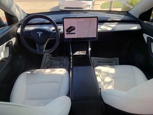Used 2020 Tesla Model Y Long Range image 15